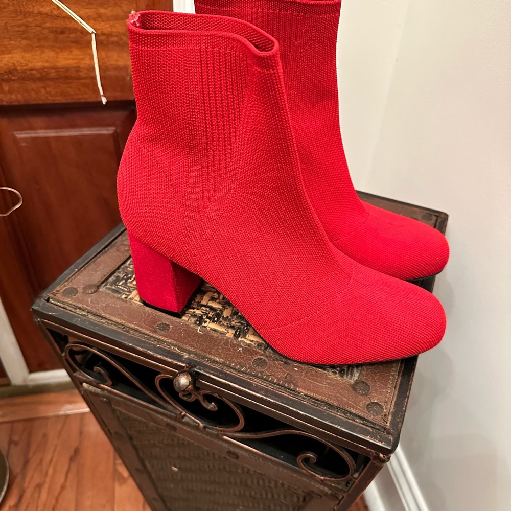 Very cute and RED!!!!!